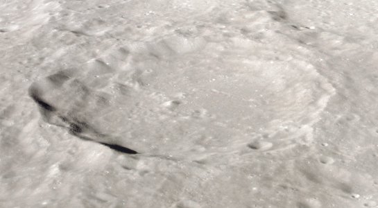 Vesalius crater AS12-51-7562