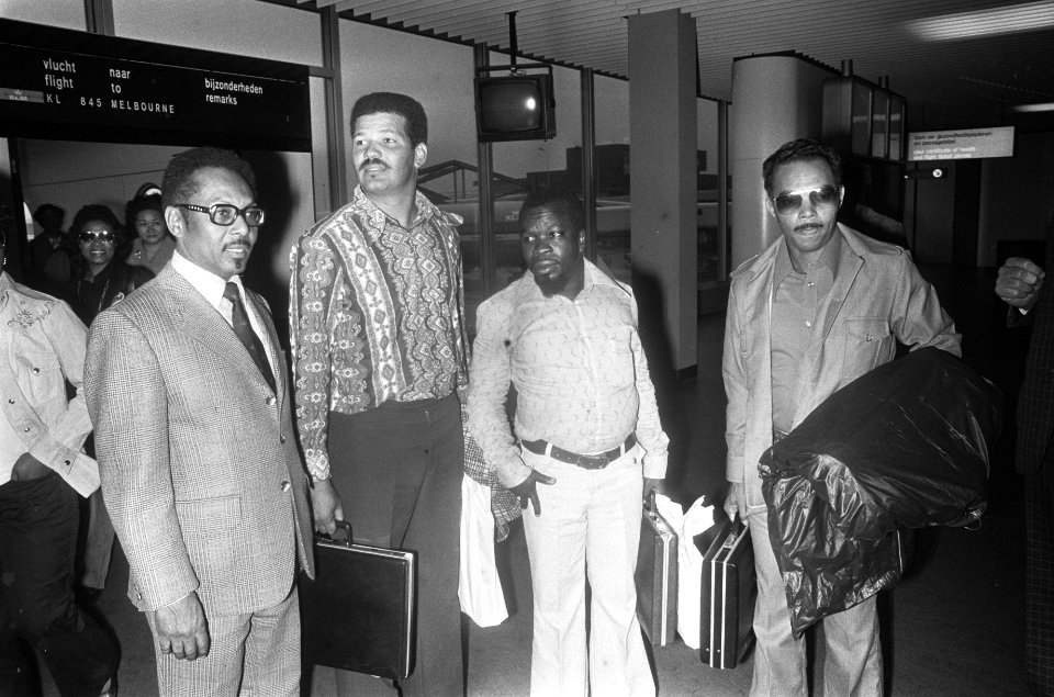 Vertrek statenleden Suriname vanaf Schiphol vlnr de heer Van Eer, Bean, Der, Bestanddeelnr 928-2033