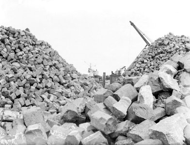 Verzamelplaats van basaltblokken tbv de aanleg van de Afsluitdijk, Bestanddeelnr 252-0816