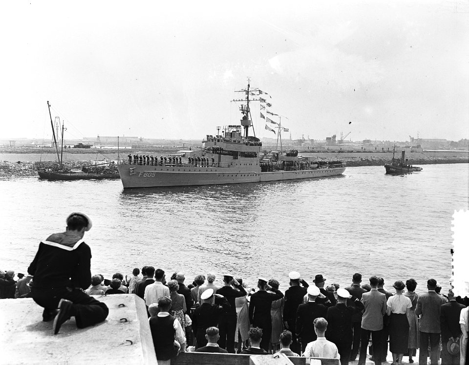 Vertrek uit Den Helder van H. Ms. Fregat van Speyk naar Nederlandse Antillen, Bestanddeelnr 905-8003