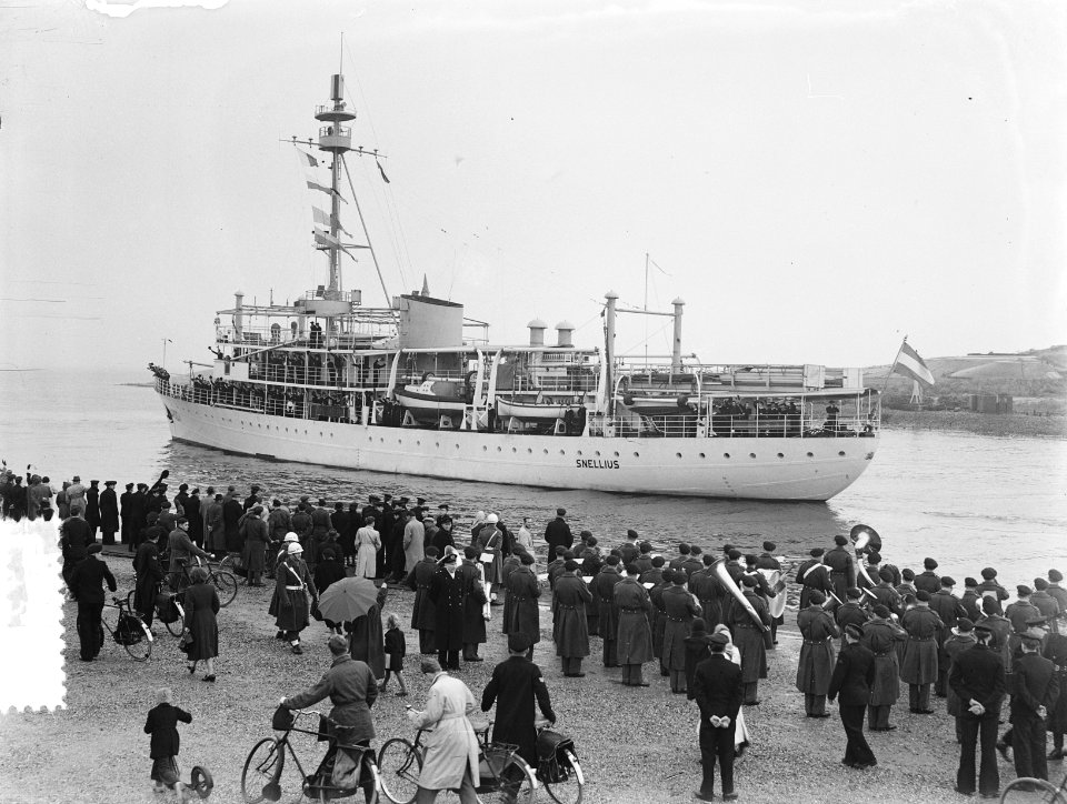 Vertrek Snellus naar Nieuw-Guinea, Bestanddeelnr 904-9749