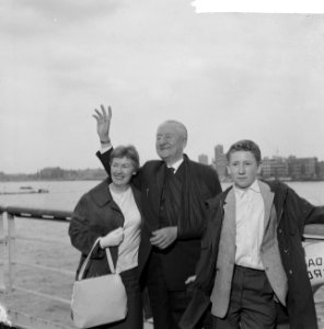 Vertrek Albert de Booy naar Amerika. Albert de Booy met vrouw en zoon, Bestanddeelnr 912-4119