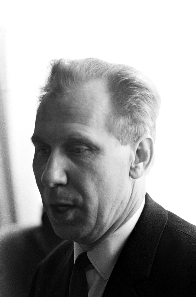 Vertrek Rus Gloukhov van Schiphol, Vladmir A. Gloukhov, Bestanddeelnr 920-2382