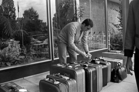 Vertrek Real Madrid bij Hiltonhotel Amsterdam., Bestanddeelnr 920-7258