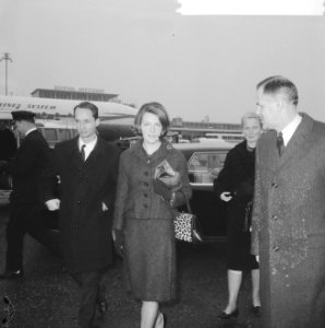 Vertrek prinses Irene en Carlos van Schiphol naar Madrid, Bestanddeelnr 918-7178