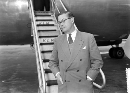 Vertrek Nederlandse ambassadeur in Moskou mr H H Helb naar Moskou, mr H A , Bestanddeelnr 911-5686