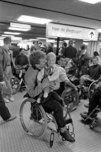 Vertrek deelnemers Paralympics, Bestanddeelnr 934-3353