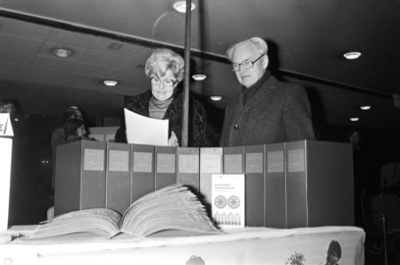 Vers voor de pers in Krasnapolsky, Amsterdam samenstelle brailleboekje, prof. W, Bestanddeelnr 928-4530