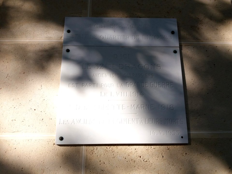 Versailles - Avenue de Sceaux - Résidence Limoges - Plaque du 32e Dragons