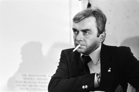 Vertrek Nederlands elftal van Schipol Ernst Happel (kop), Bestanddeelnr 929-7424