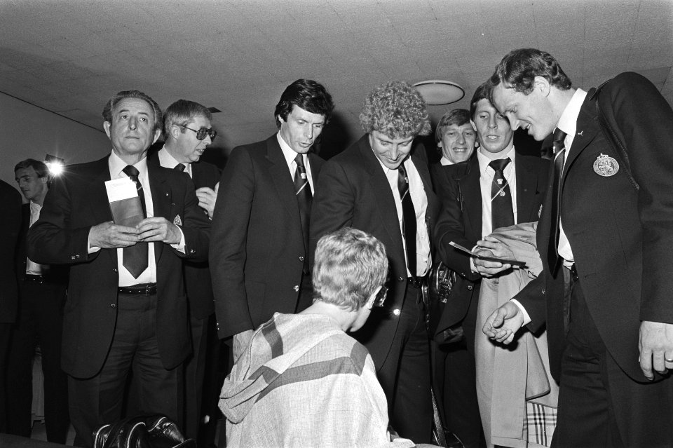 Vertrek Nederlands elftal van Schipol spelers Nederlands elftal, Bestanddeelnr 929-7434