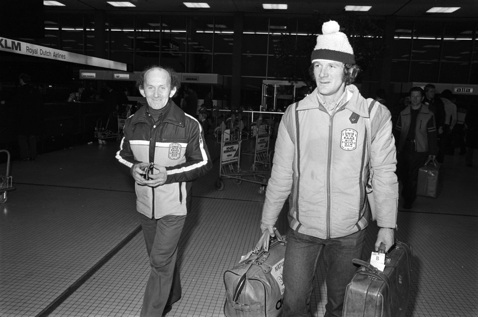 Vertrek Nederlandse schaatsploeg van Schiphol voor interl tegen Noorwegen nr 4, Bestanddeelnr 929-4833