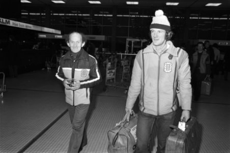Vertrek Nederlandse schaatsploeg van Schiphol voor interl tegen Noorwegen nr 4, Bestanddeelnr 929-4833