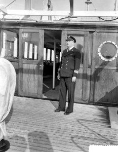 Vertrek Ms Johan van OLdenbarneveldt met elfhonderd emigranten uit Amsterdam , Bestanddeelnr 908-1178