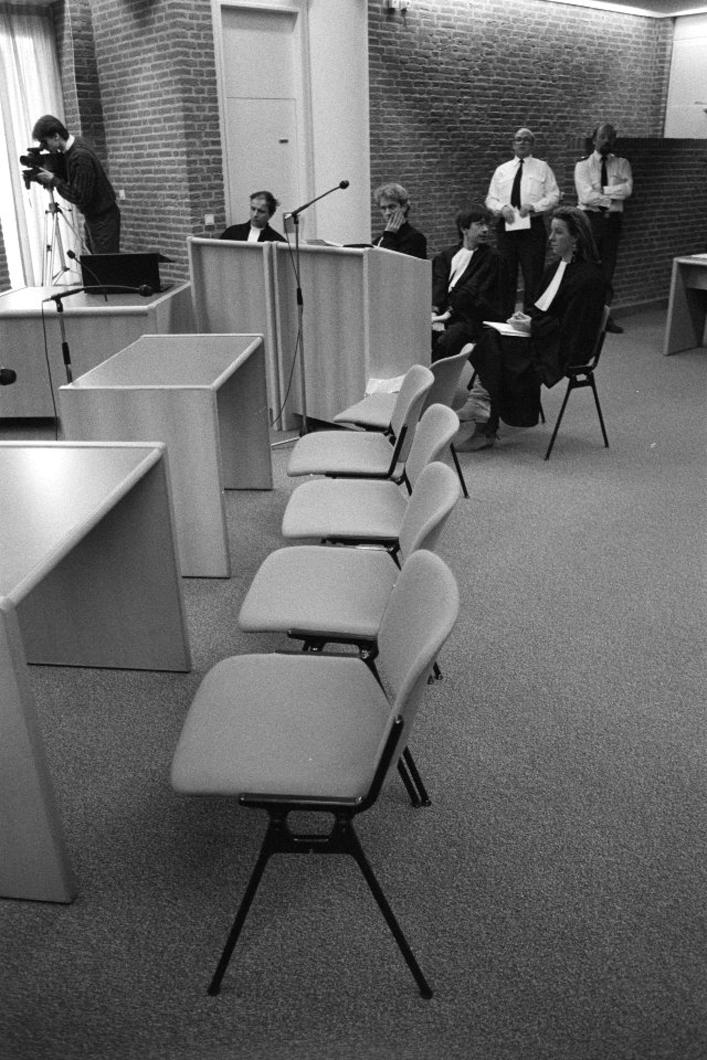 Verdachten Kedichemzaak niet verschenen voor rechtbank in Dordrecht, Bestanddeelnr 933-8979