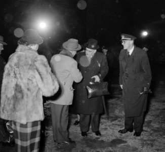 Vertrek Minister President Drees naar Amerika, Bestanddeelnr 904-9194