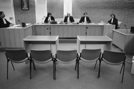 Verdachten Kedichemzaak niet verschenen voor rechtbank in Dordrecht president v, Bestanddeelnr 933-8980