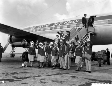 Vertrek Nederlandse turnsters en schermer(ster) naar Rome, Bestanddeelnr 911-5444