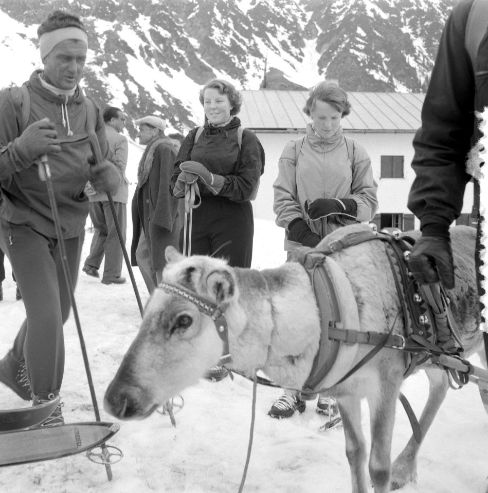 Verblijf koningin Juliana en Prins en Prinses Sankt Anton Klosters, Bestanddeelnr 907-0625
