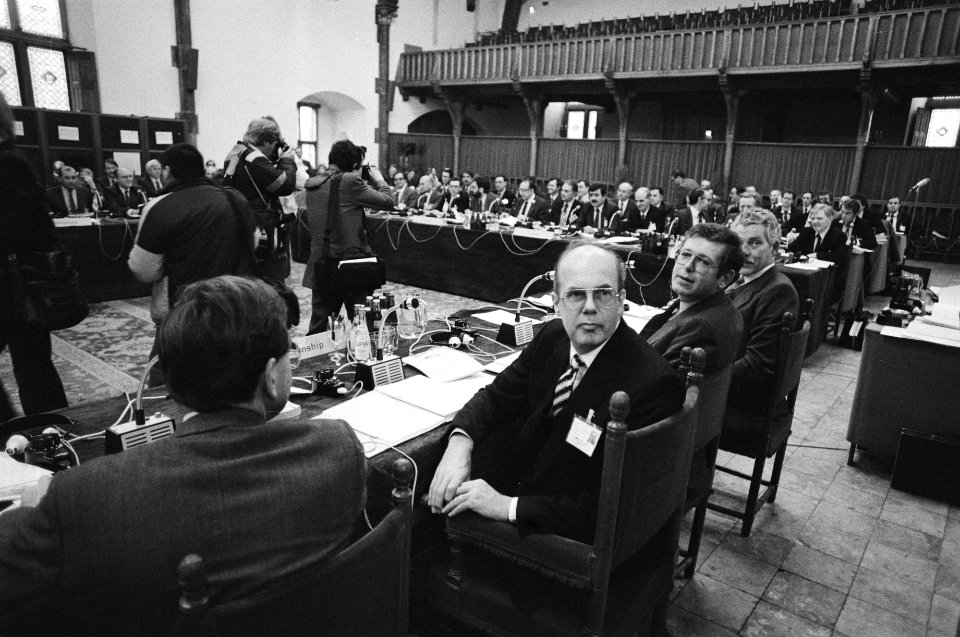 Vergadering van de IEPG in Den Haag het samenwerkingsverband van minister en sta, Bestanddeelnr 933-1587