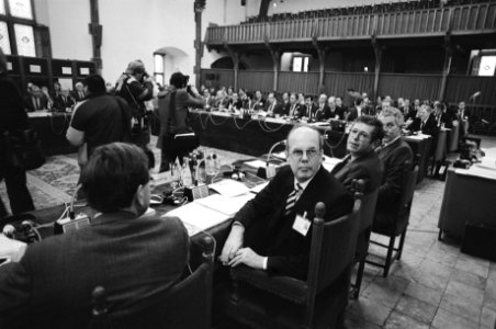 Vergadering van de IEPG in Den Haag het samenwerkingsverband van minister en sta, Bestanddeelnr 933-1587