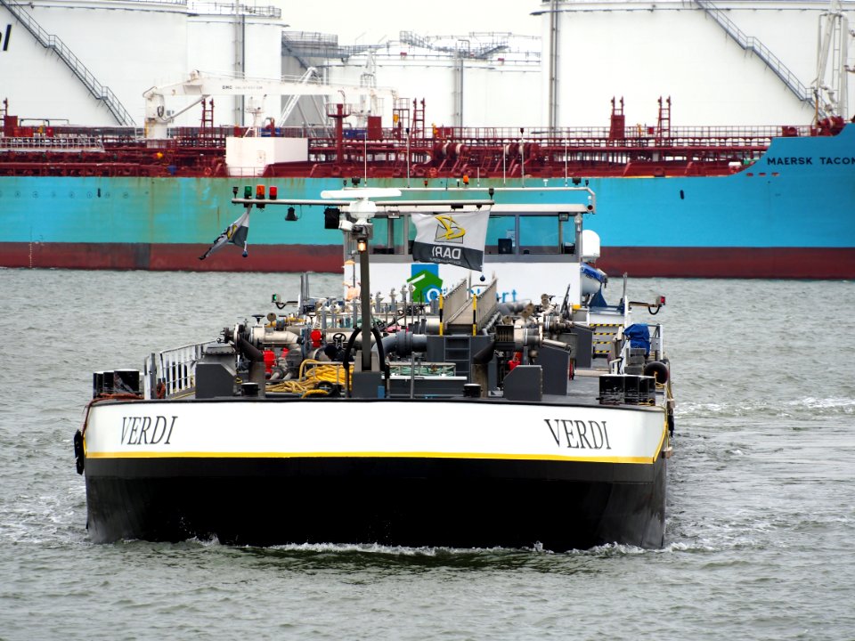 Verdi (ship, 2010), ENI 06105175, Port of Antwerp pic3