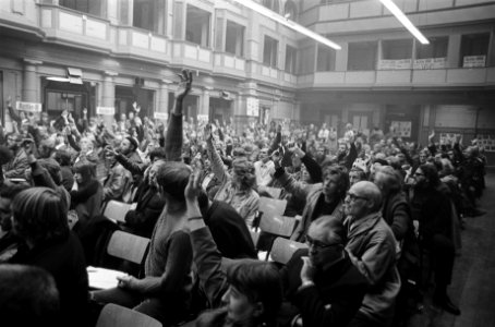 Vergadering van Beroepvereniging Beeldende Kunstenaars in Frascati Amsterdam. Ov, Bestanddeelnr 922-9300