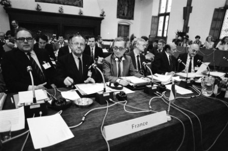 Vergadering van de IEPG in Den Haag het samenwerkingsverband van minister en sta, Bestanddeelnr 933-1588