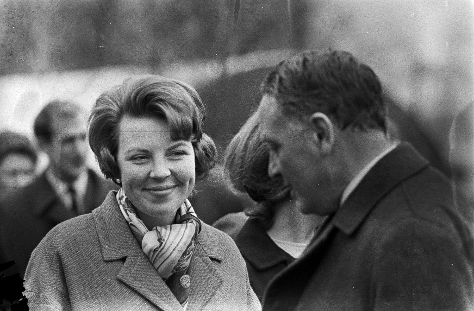 Vergadering van Raad van Advies van Stichting Zilveren Jeugdcentra , Prinses Bea, Bestanddeelnr 916-2329