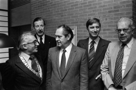 Vergadering van de Confédération européenne de l'agriculture in de RAI v.l.n.r., Bestanddeelnr 930-4331