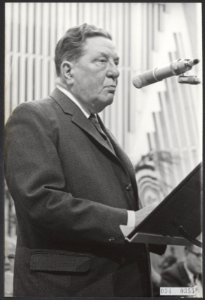Vergaderingen, redevoeringen, omroeporganisaties, A V.R.O., Bestanddeelnr 094-0355