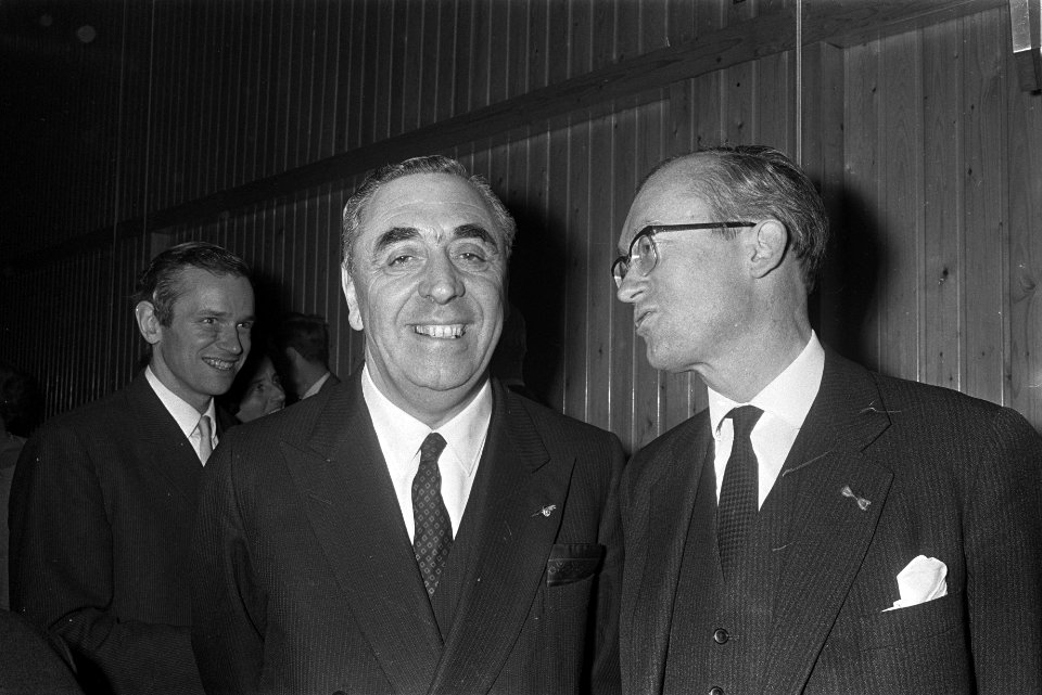Vergadering VVD in Rijnhotel te Rotterdam, links de heer Keyzer, rechts prof. Wi, Bestanddeelnr 920-1528