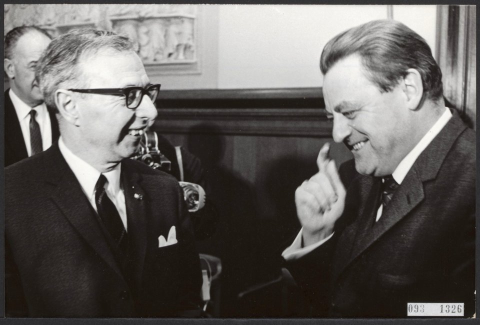 Vergaderingen, ministers, internationale samenwerking, Bestanddeelnr 093-1326