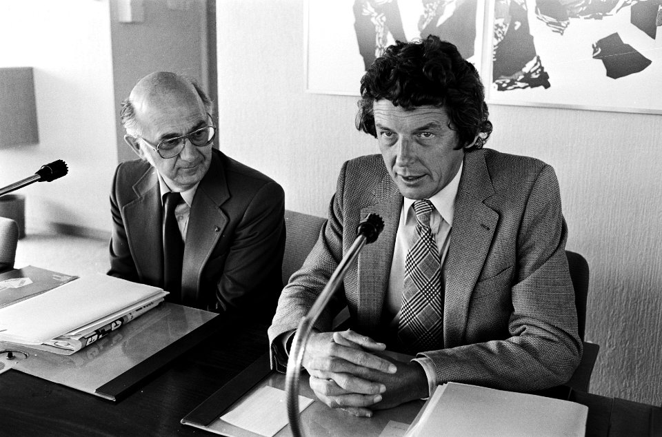 Vergadering van de Federatieraad FNV Wim Kok (r) en Wim Spit, Bestanddeelnr 930-3166