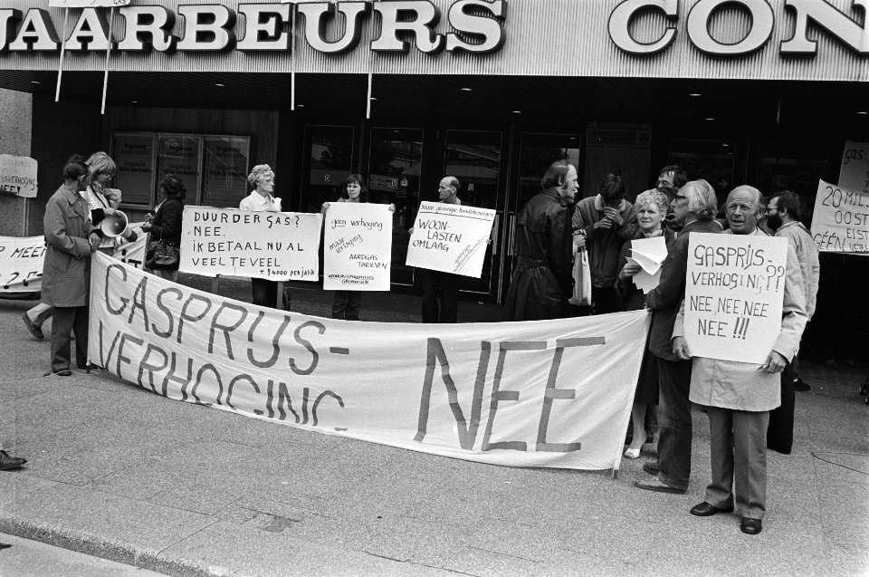 Vergadering VEGIN (Vereniging Exploitanten Gasbedrijven in Nederland) Jaarbeurs te Utrecht over prijsstijging van aardga, Bestanddeelnr 931-5491