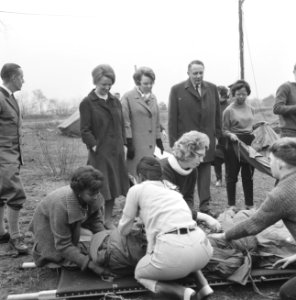 Vergadering van Raad van Advies van Stichting Zilveren Jeugdcentra , Beatrix en , Bestanddeelnr 916-2337
