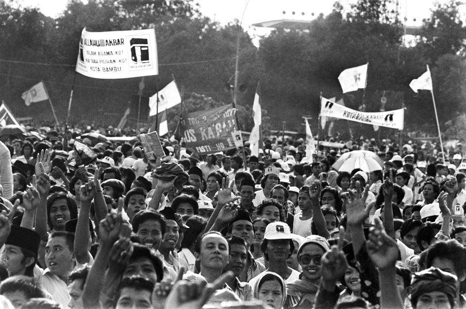 Verkiezingen op 2 mei aanstaande in Indonesie verkiezingsbijeenkomst Persatuan , Bestanddeelnr 929-1469
