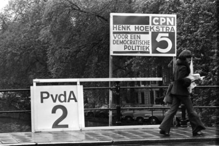Verkiezingsborden in Amsterdam, vernielde borden, Bestanddeelnr 929-1796
