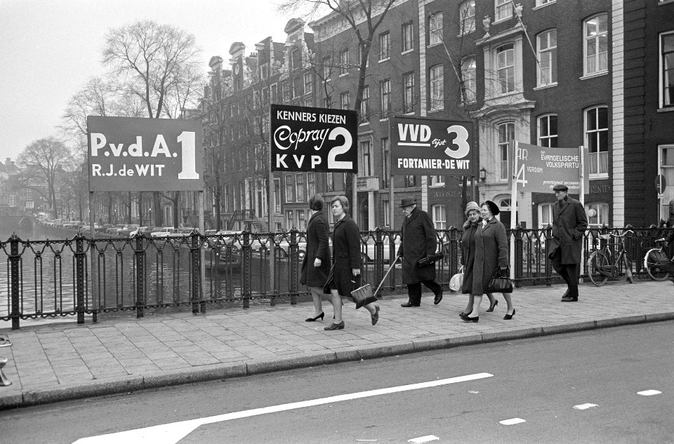 Verkiezingsborden op de bruggen in Amsterdam, Bestanddeelnr 918-8505