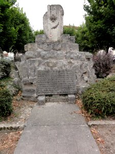 Verdun (Meuse) memorial bâtiment aux vivres bombardé