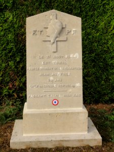Verdun (Meuse) memorial Jean Auffret, D964