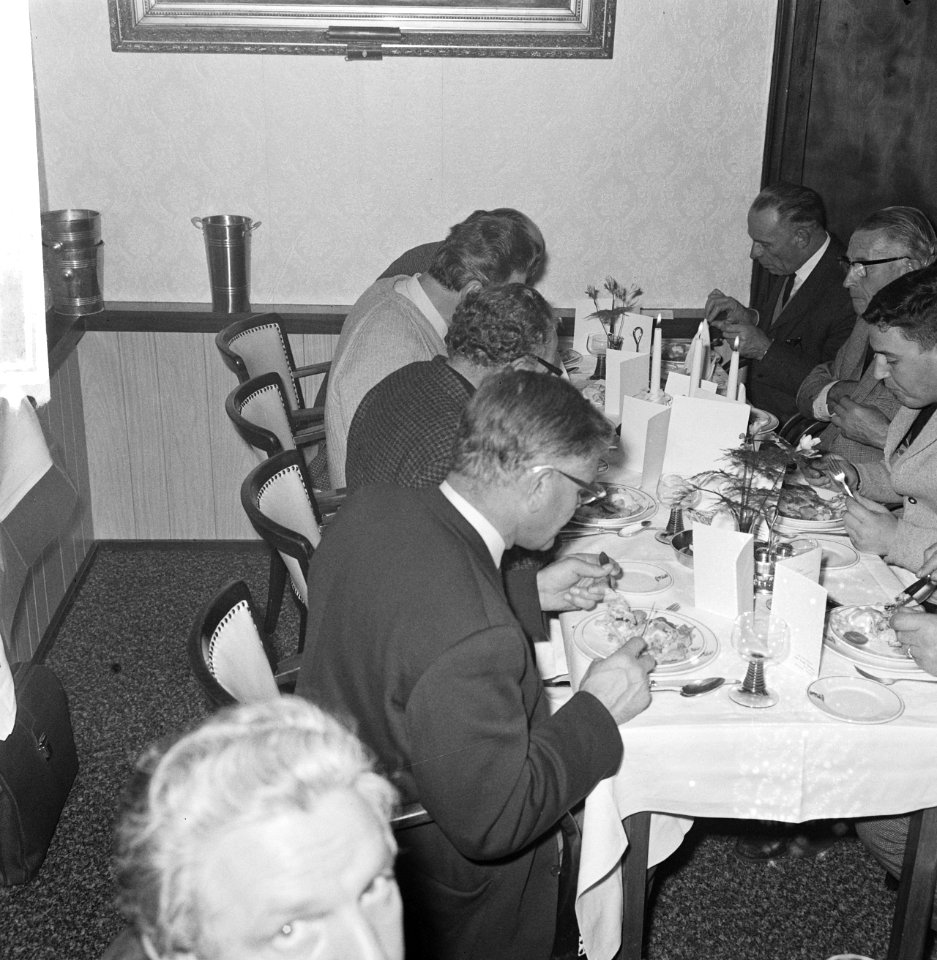 Vereniging Club der Honderd (vissen) diner tijdens de bijeenkomst, Bestanddeelnr 918-5712