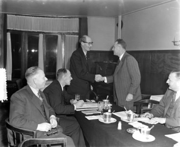 Vergadering KNAU bezoek Ir. Paulen en bestuur, Bestanddeelnr 906-1416
