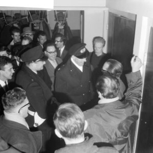 Vergadering TV- en radiopersoneel, Bestanddeelnr 913-1924