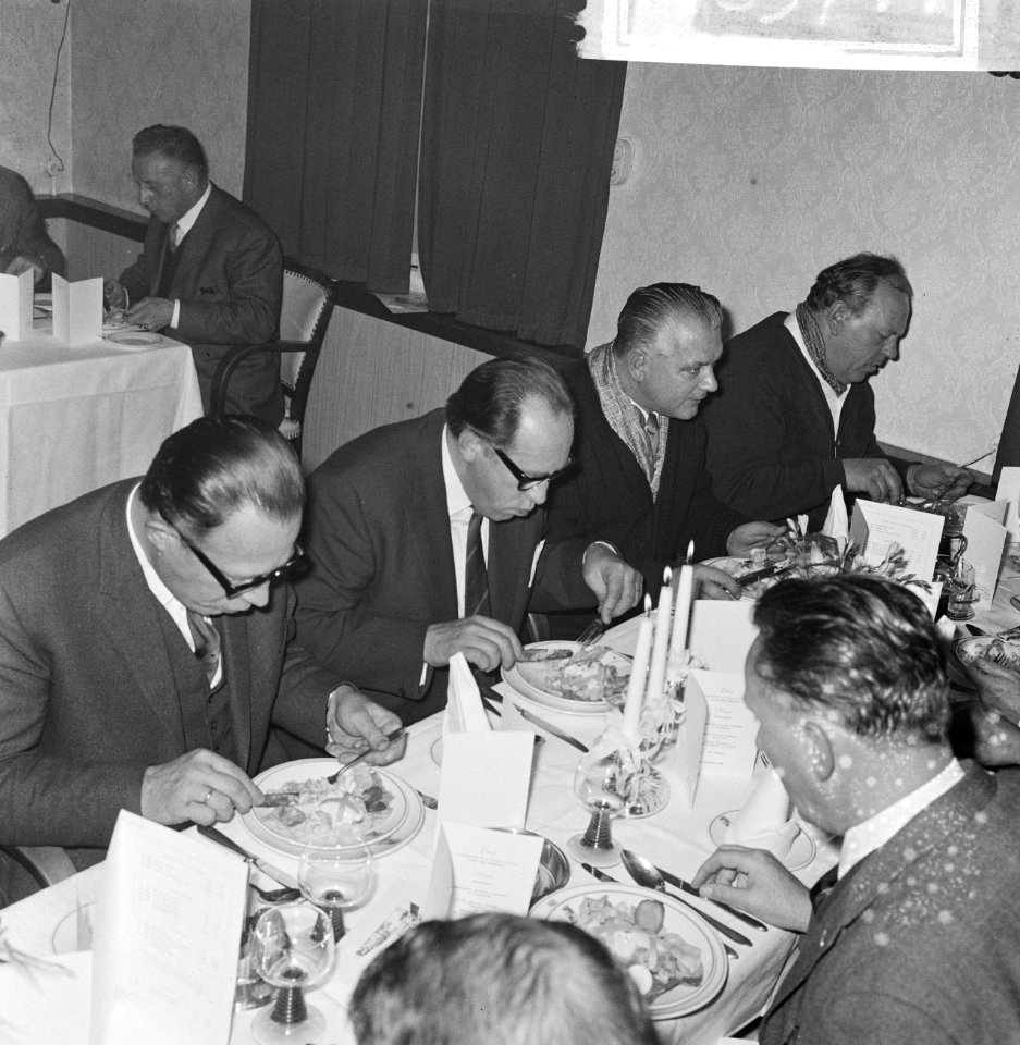 Vereniging Club der Honderd (vissen) diner tijdens de bijeenkomst, Bestanddeelnr 918-5711