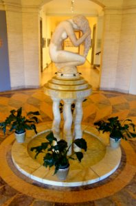 Venus Anadyomene by Paul Manship, 1927, marble - Addison Gallery of American Art - Phillips Academy Andover - Andover, Massachusetts - DSC05248