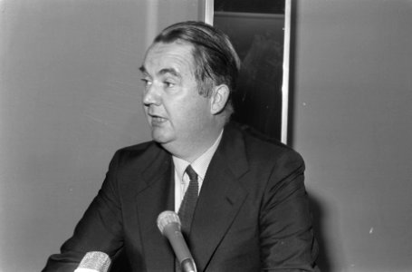 Vergadering Unieraad CHU in Krasnapolsky te Amsterdam, partijvoorzitter Baron Va, Bestanddeelnr 925-9209