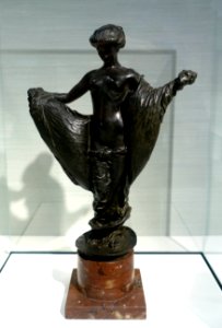 Venus by Rudolf Bosselt, c. 1900, bronze, stone base - Hessisches Landesmuseum Darmstadt - Darmstadt, Germany - DSC01005