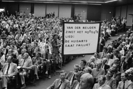 Vergadering Landelijke Huisartsen Vereniging in RAI te Amsterdam, Bestanddeelnr 933-6536