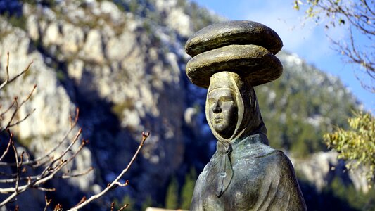Sculpture figure women